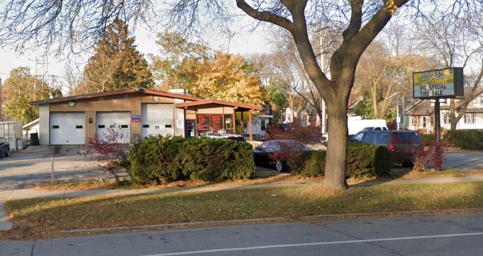 Primary Photo Of 1130 Oklahoma Ave, Milwaukee Auto Repair For Sale
