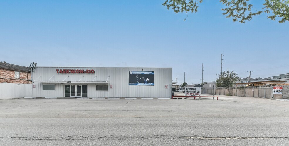 More Photos Of 1355 Judiway St, Houston Warehouse For Lease