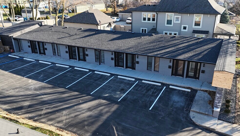 More Photos Of 231 S Rangeline Rd, Carmel Loft Creative Space For Lease