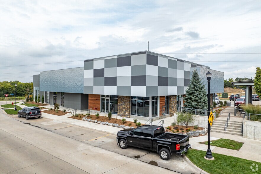 More Photos Of 8320 Glynoaks Dr, Lincoln General Retail For Lease