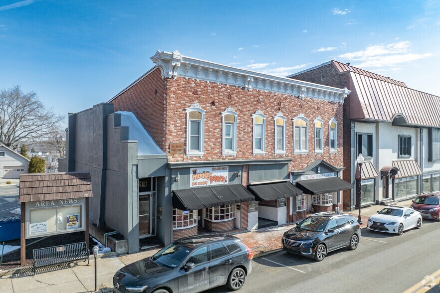 More Photos Of 614 W Main St, Mount Pleasant Storefront Retail Office For Lease