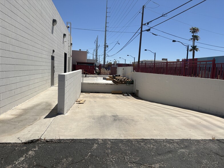 More Photos Of 900 S Main St, Las Vegas Office For Lease