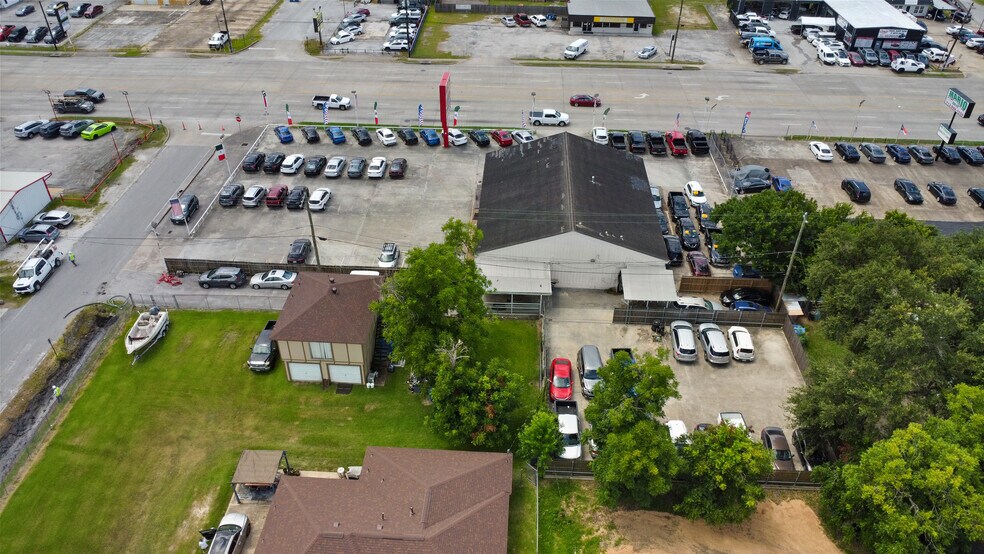 More Photos Of 411 Spencer Hwy, South Houston Auto Dealership For Lease