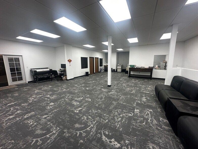 More Photos Of 800 El Cajon Blvd, El Cajon Service For Sale