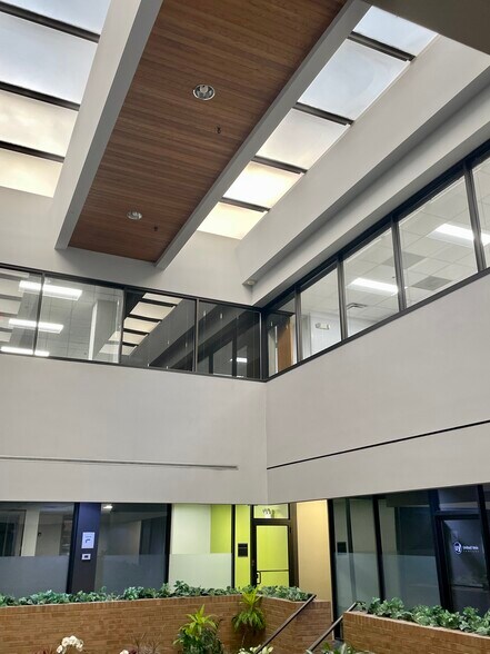 More Photos Of 1101 W 31st St, Downers Grove Office For Lease