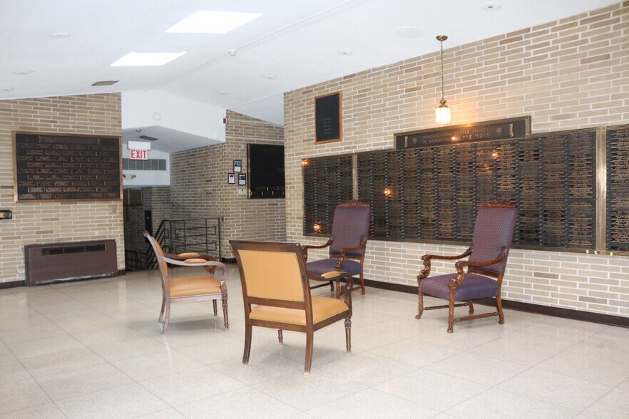 More Photos Of 1140 Governor St, Springfield Religious Facility For Sale