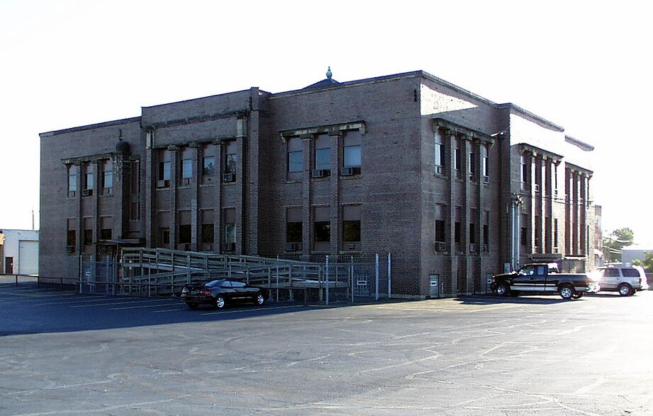 Primary Photo Of 3210-3230 W 65th St, Cleveland Storefront For Lease