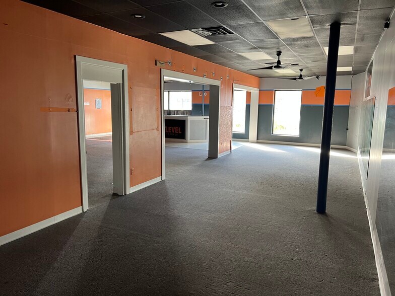 More Photos Of 611 Main St, Belmar General Retail For Lease