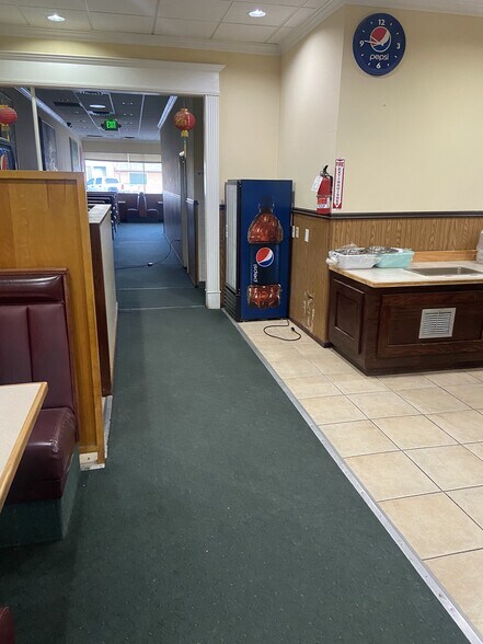 More Photos Of 107 N Main St, Payette Restaurant For Lease