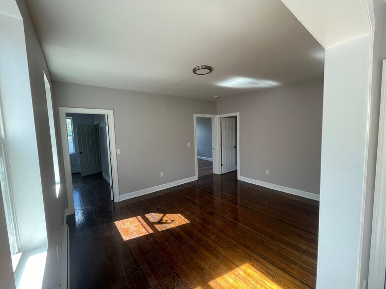 More Photos Of 57 Whiting St, New Britain Apartments For Sale