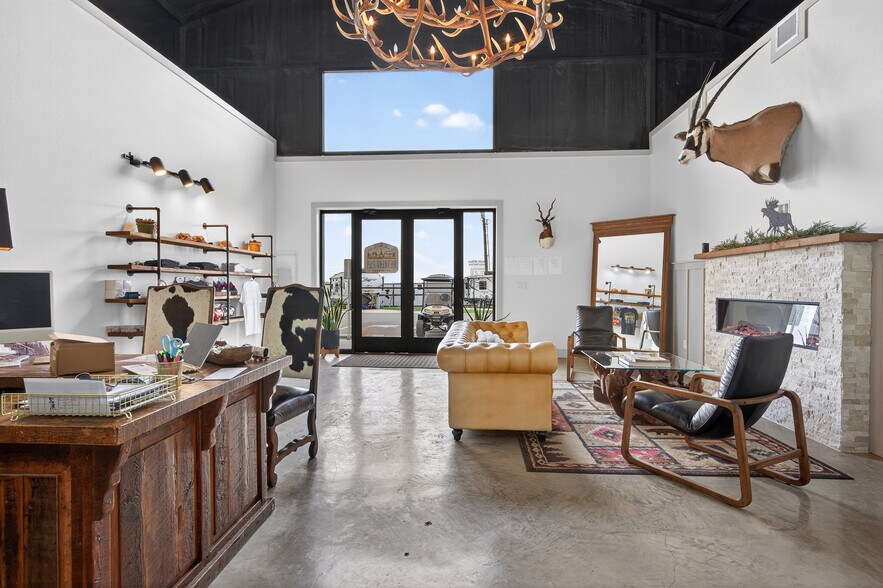 More Photos Of 9630 E US Highway 190, Rogers Trailer Camper Park For Sale