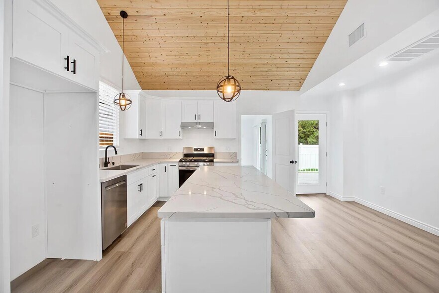 More Photos Of 1736-1740 N Sierra Bonita Ave, Pasadena Office Residential For Lease