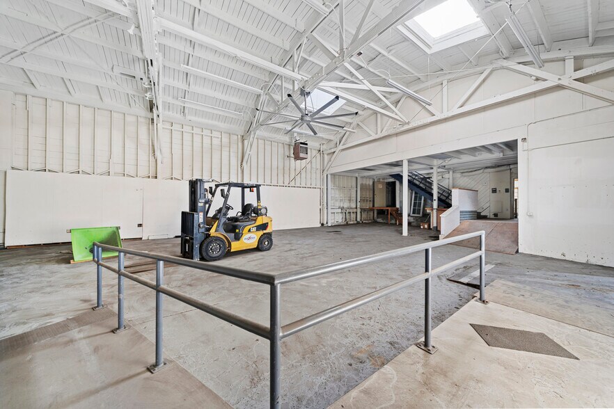 More Photos Of 575 10th St, San Francisco Warehouse For Sale