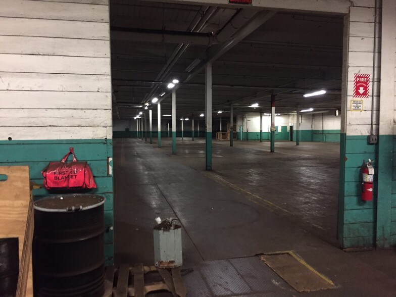 More Photos Of White St, Smithfield Warehouse For Lease
