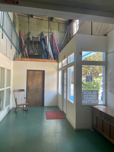 More Photos Of 4331 Attawa Ave, Sacramento Light Manufacturing For Sale
