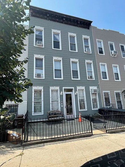 More Photos Of 144 23rd St, Brooklyn Apartments For Sale