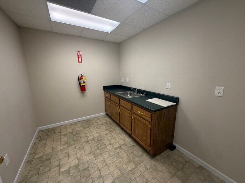 More Photos Of 730 E Second St, Blue Ridge Office For Sale