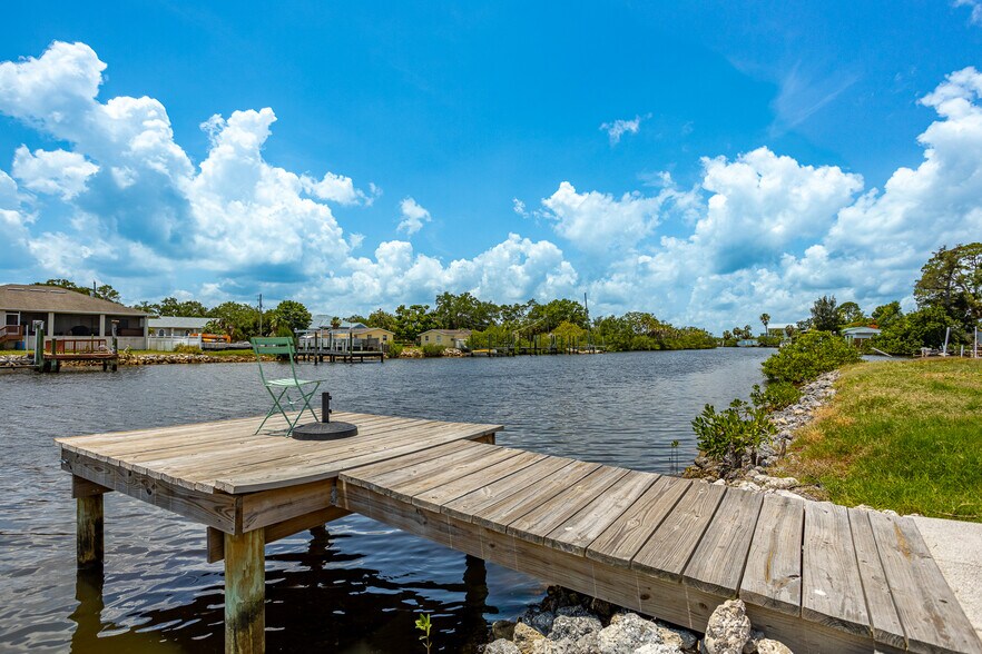 More Photos Of 8820 Rocky Creek Dr, Tampa Apartments For Sale
