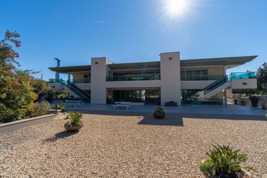 More Photos Of 24903 Pacific Coast Hwy, Malibu Office For Lease