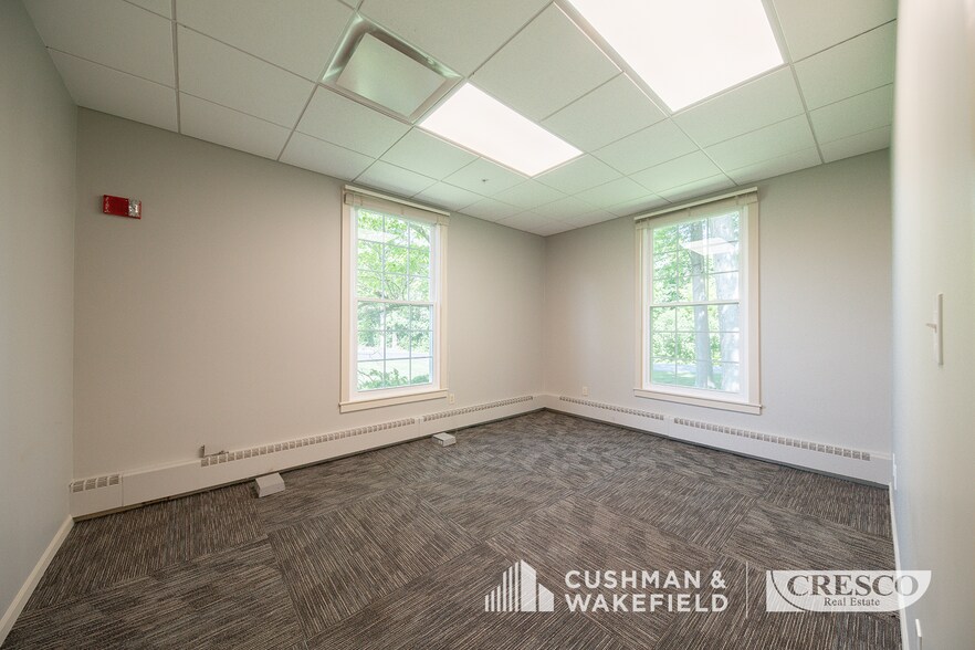 More Photos Of 4420 Sherwin Rd, Willoughby Office For Lease