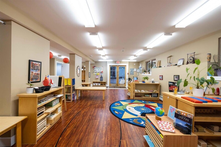 More Photos Of 4355 Granville St, Vancouver Schools For Sale