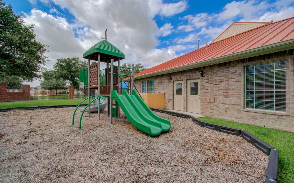 More Photos Of 19647 River Bottom Rd, Katy Daycare Center For Sale