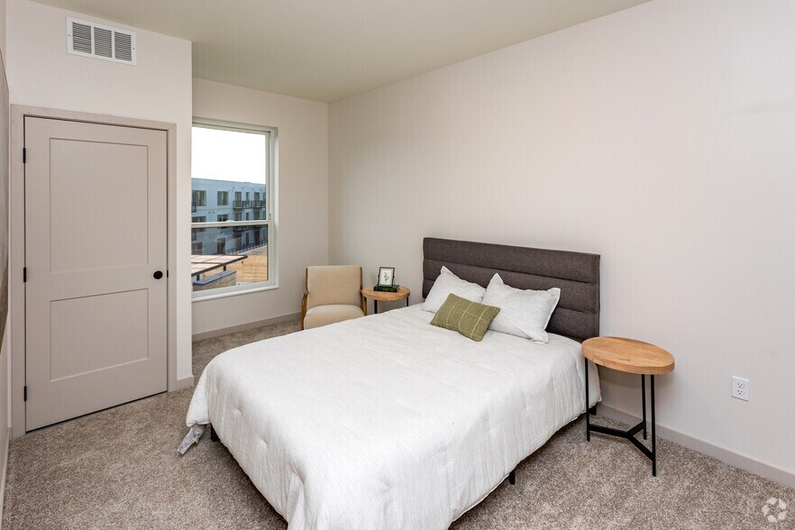 More Photos Of 6445 Lyndale Ave S, Richfield Apartments For Lease