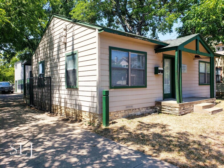 More Photos Of 3519 Miles St, Dallas Loft Creative Space For Lease