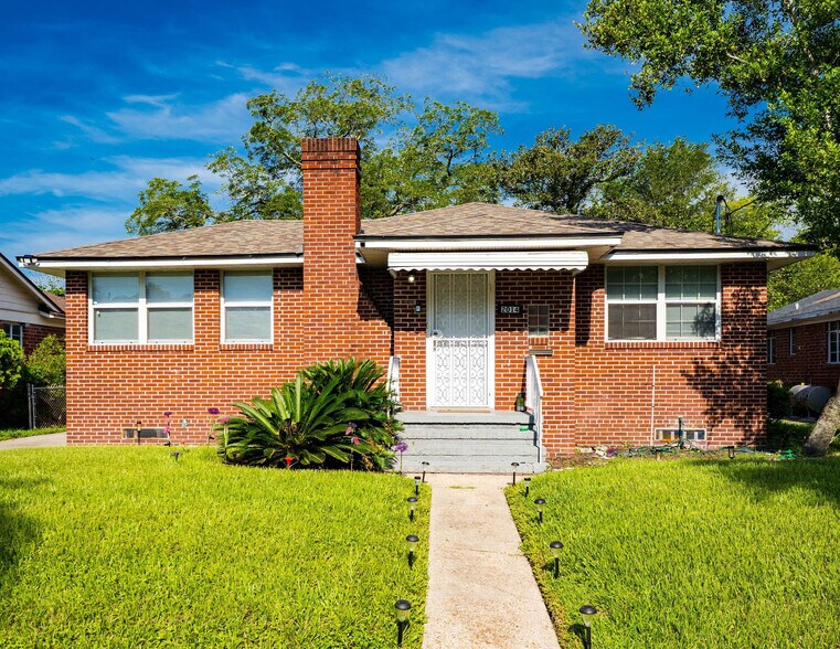 More Photos Of 219 Cherokee St, Jacksonville Specialty For Sale