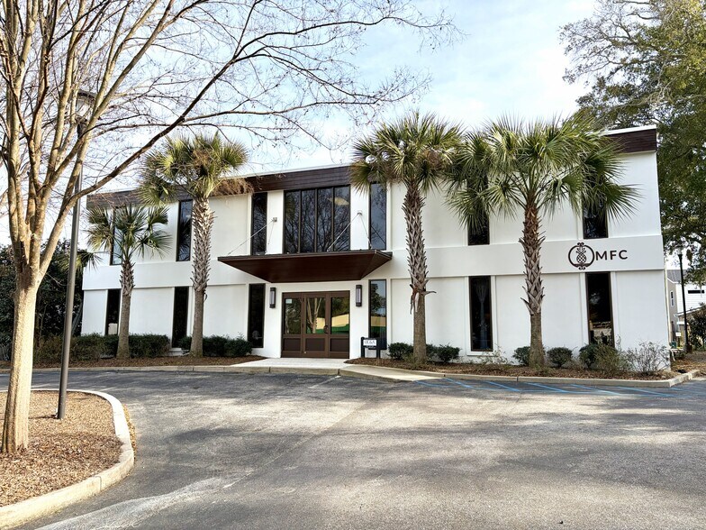 Primary Photo Of 409 Coleman Blvd, Mount Pleasant Office For Sale