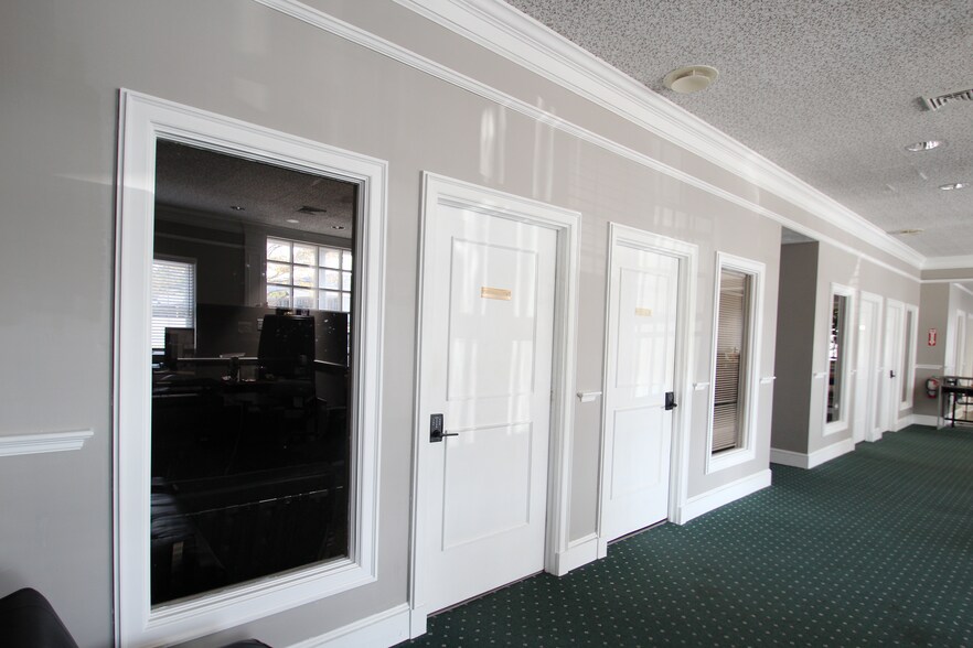 More Photos Of 785 Pearl Rd, Brunswick Office For Lease