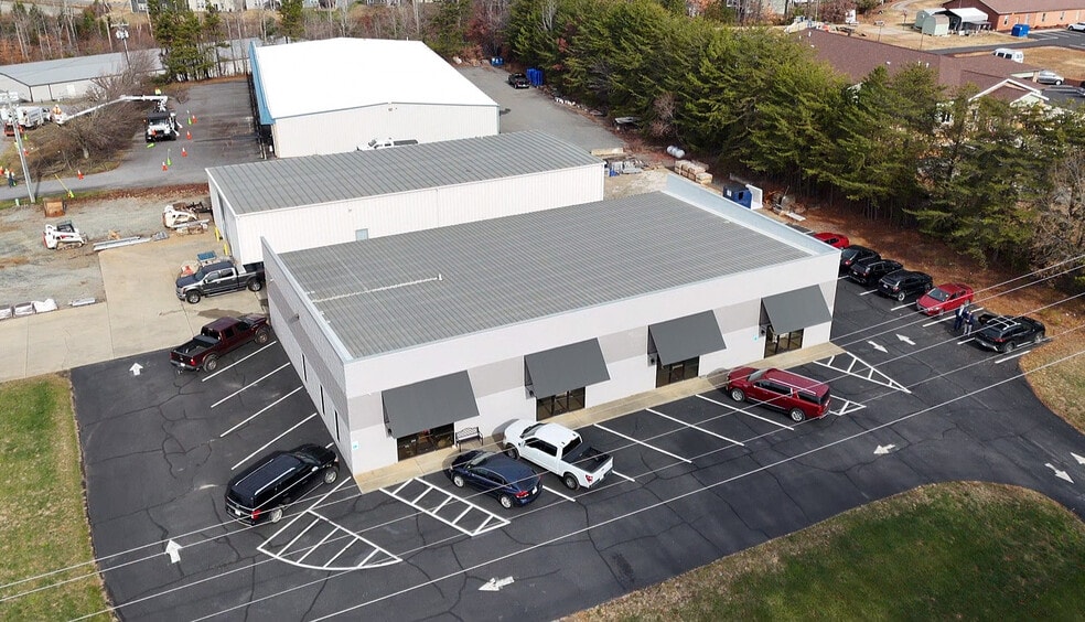 More Photos Of 7491 Hagers Hollow Dr, Denver Warehouse For Lease