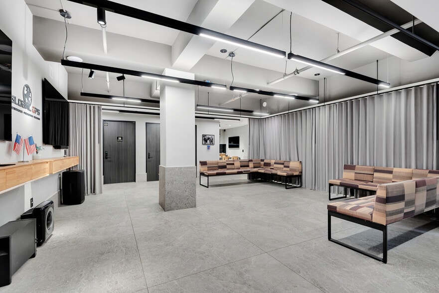More Photos Of 32 W 39th St, New York Loft Creative Space For Lease