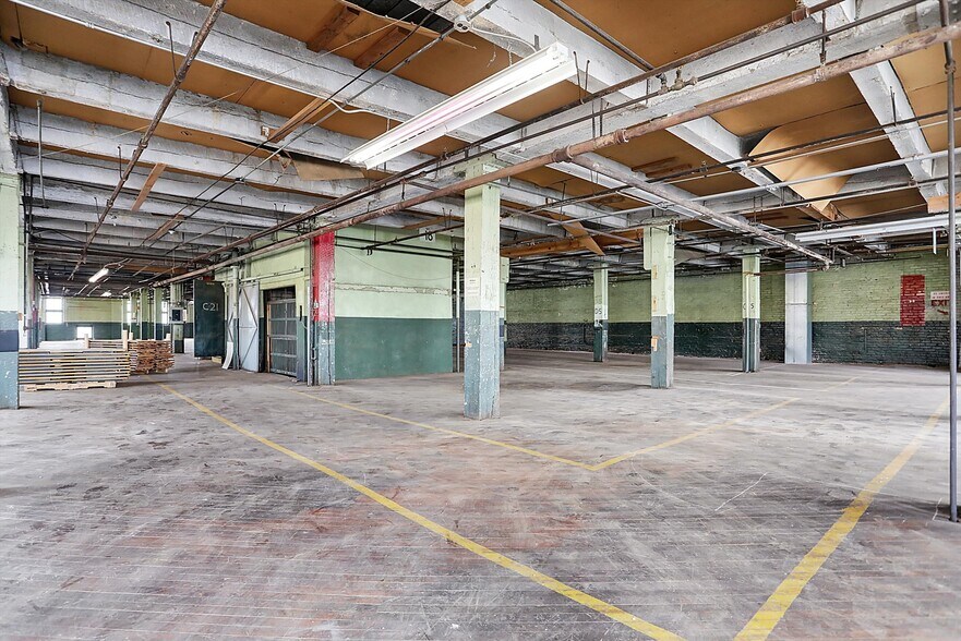 More Photos Of 35 S Main St, Batesville Warehouse For Sale
