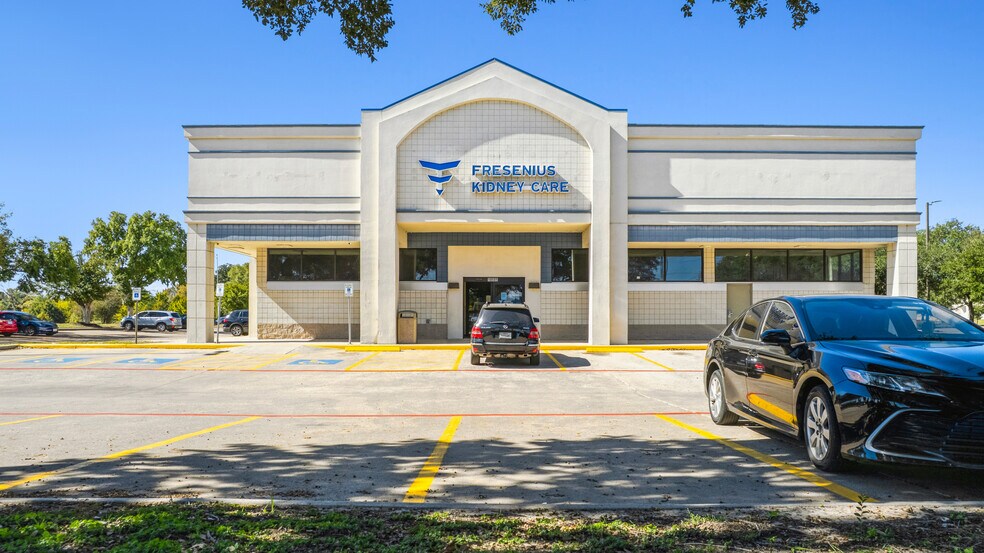 Primary Photo Of 10505 Jones Rd, Houston Freestanding For Sale