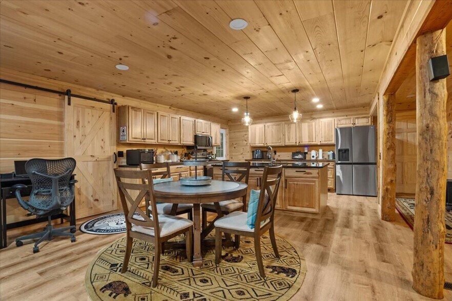 More Photos Of 9420 Hwy 52, Chatsworth Hospitality For Sale