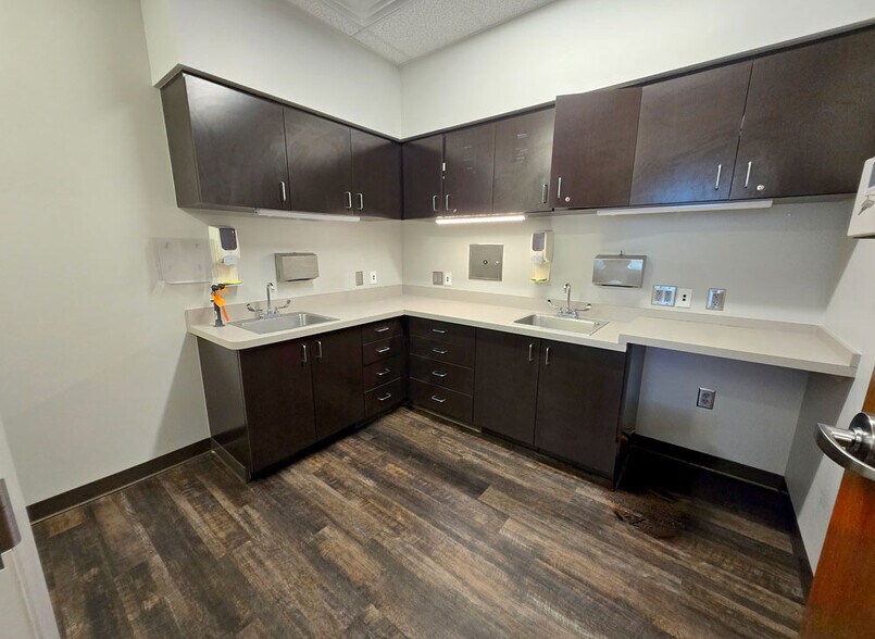 More Photos Of 460 Northside Cherokee Blvd, Canton Hospital For Lease
