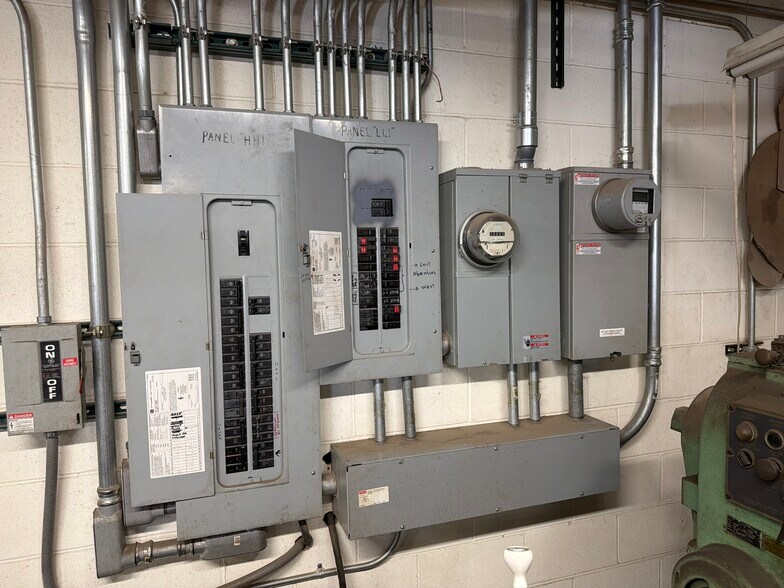 More Photos Of 3122-3144 E Columbia St, Tucson Research And Development For Sale