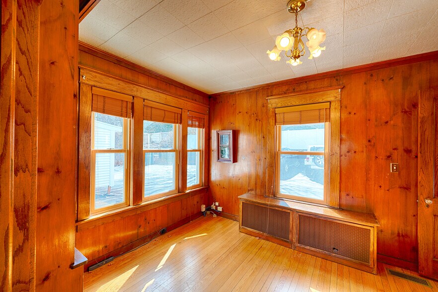 More Photos Of 105 Gleneida Ave, Carmel Office For Sale