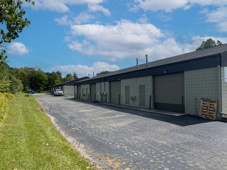 More Photos Of 3186 Pine Tree Rd, Lansing Office For Sale