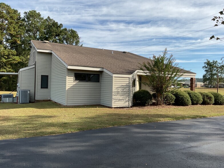 More Photos Of 1666 S Forest Ave, Luverne Medical For Sale