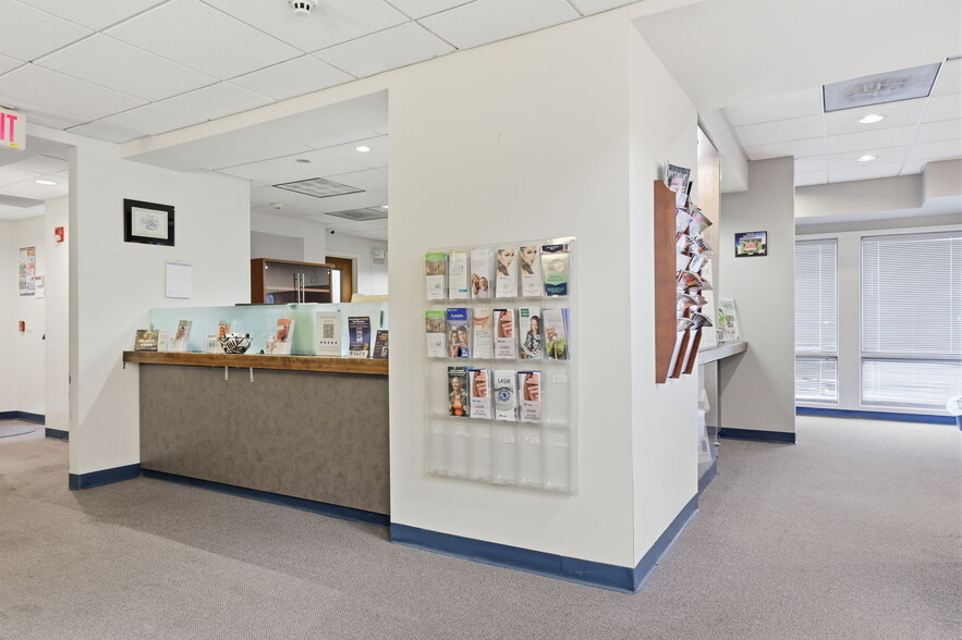 More Photos Of 1568 Woodbourne Rd, Levittown Office For Sale