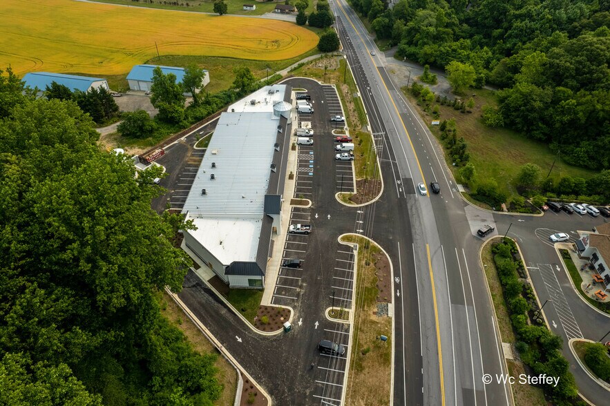 More Photos Of 5078 Solomons Island Rd, Lothian Storefront Retail Office For Lease