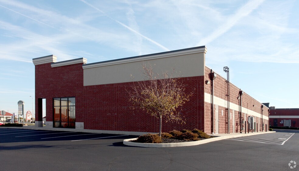 More Photos Of 210 S Emerson Ave, Greenwood Storefront Retail Office For Lease