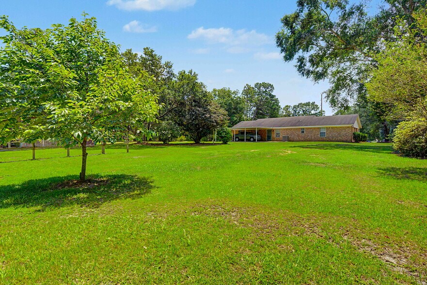 More Photos Of 22963 US Highway 98, Foley Flex For Sale