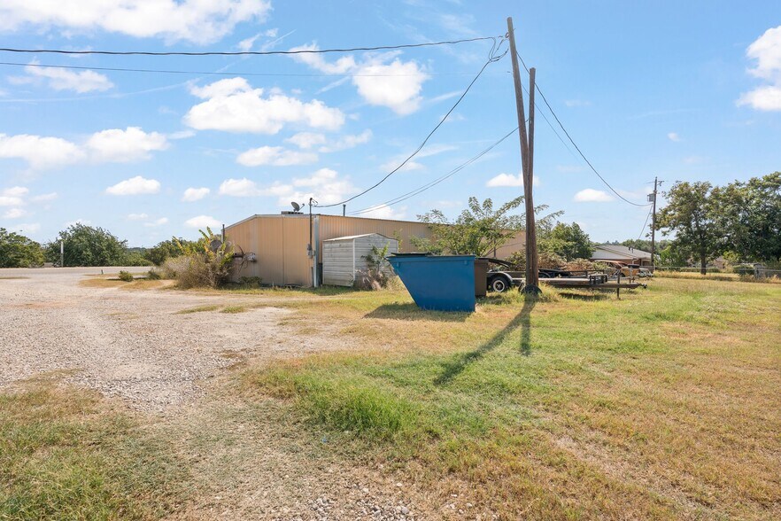 More Photos Of 2410 FM 731, Burleson Showroom For Sale