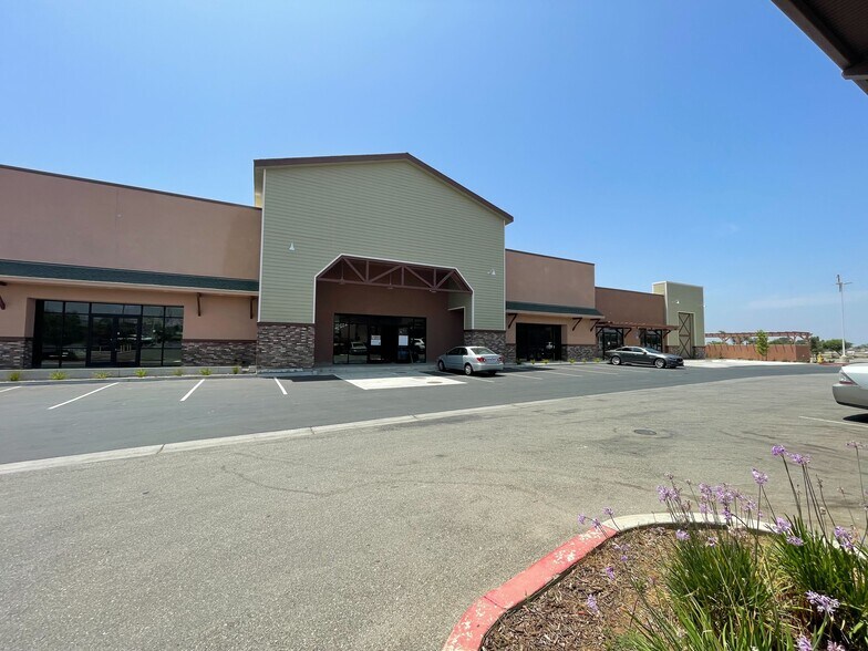 More Photos Of 8254 Mission Blvd, Jurupa Valley Unknown For Lease