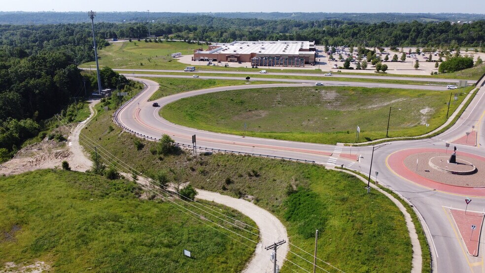 More Photos Of 2975 E McCarty St, Jefferson City Land For Sale