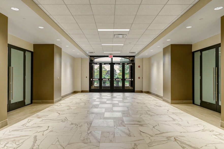 More Photos Of 3100 Easton Square Pl, Columbus Office For Lease