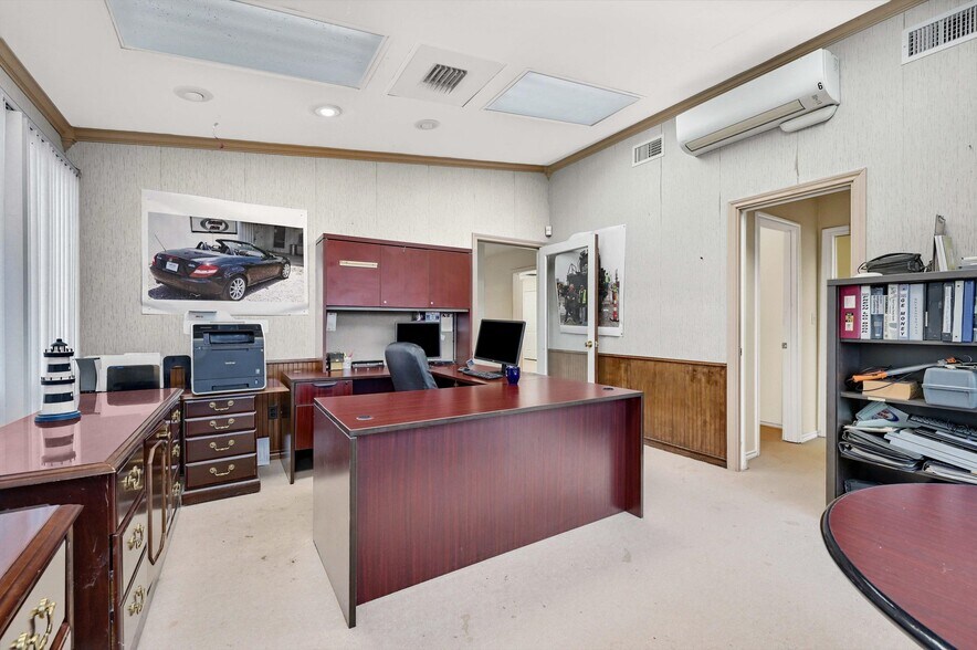 More Photos Of 18987 W US Highway 82, Sherman Industrial For Sale